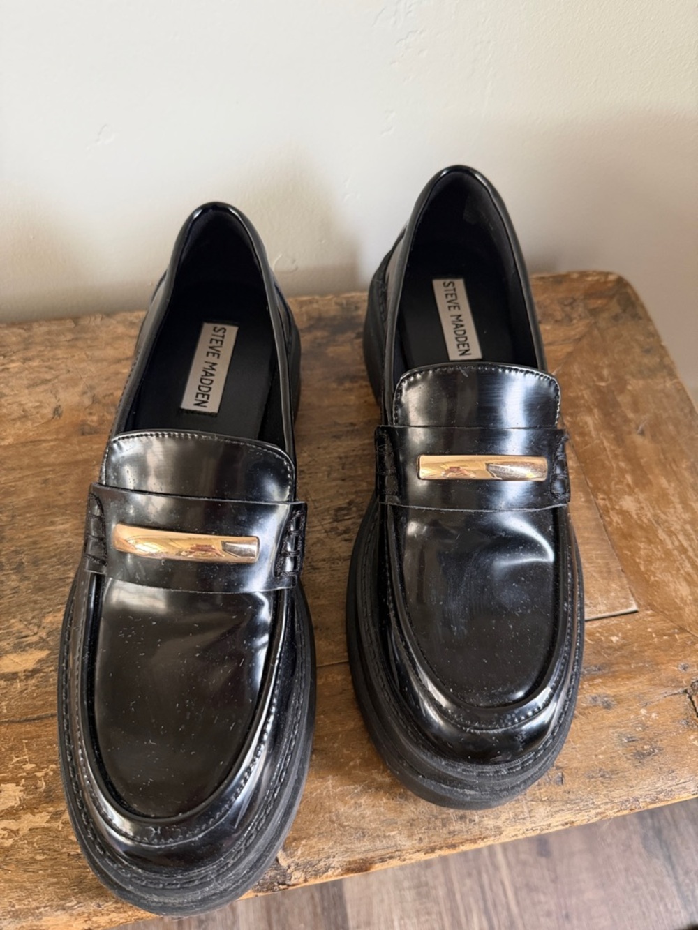 Steve Madden Black Patent Loafers with Gold Bar Accent Size 7.5